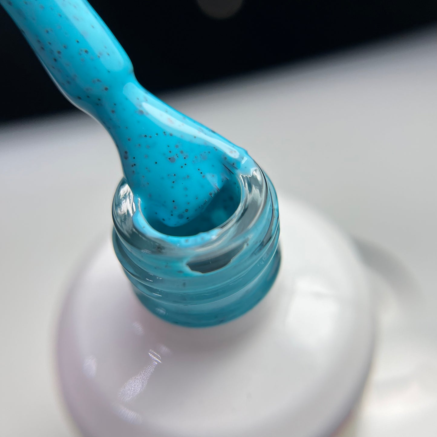 Neon Eggshell Glue